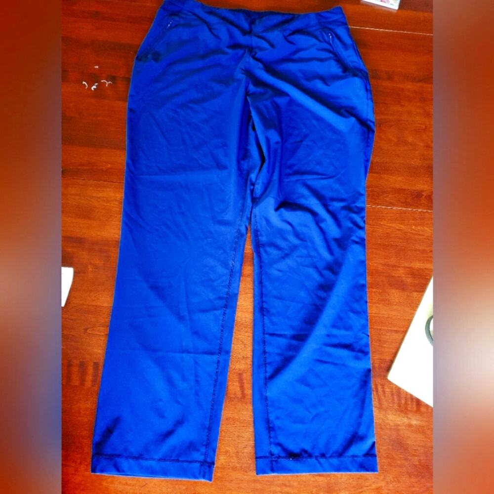 Chico's size 2.5 blue with zippered‎ pockets front and back